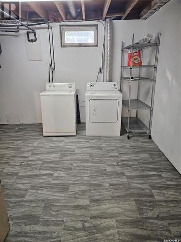 14 Macrae Bay, Carlyle, SK - Indoor Photo Showing Laundry Room