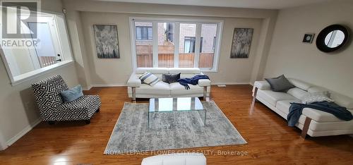 20 Arnold Marshall Boulevard, Haldimand, ON - Indoor Photo Showing Living Room