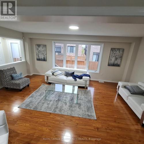 20 Arnold Marshall Boulevard, Haldimand, ON - Indoor Photo Showing Living Room