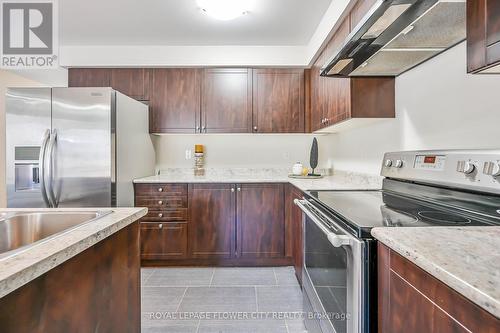 20 Arnold Marshall Boulevard, Haldimand, ON - Indoor Photo Showing Kitchen With Stainless Steel Kitchen