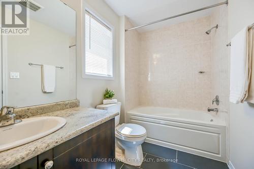 20 Arnold Marshall Boulevard, Haldimand, ON - Indoor Photo Showing Bathroom