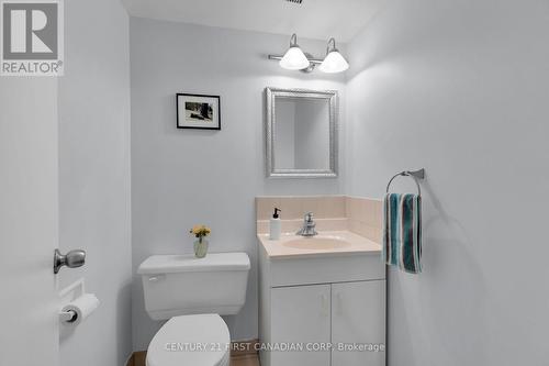 35 Cheviot Place, London, ON - Indoor Photo Showing Bathroom