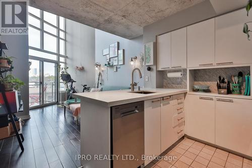 415 - 255 Richmond Street E, Toronto, ON - Indoor Photo Showing Kitchen