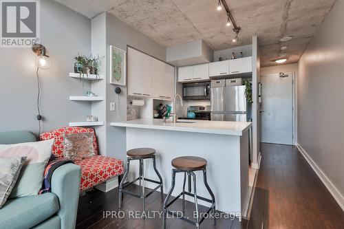 415 - 255 Richmond Street E, Toronto, ON - Indoor Photo Showing Kitchen