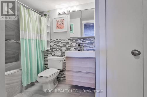 415 - 255 Richmond Street E, Toronto, ON - Indoor Photo Showing Bathroom