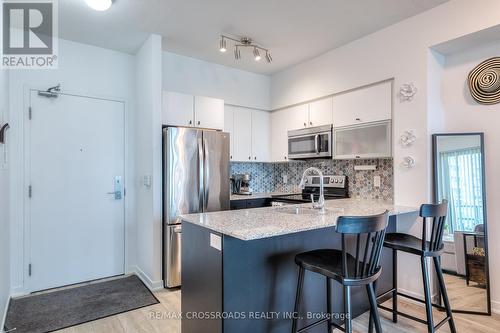 1701 - 150 East Liberty Street, Toronto, ON - Indoor Photo Showing Kitchen With Upgraded Kitchen