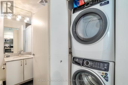 1701 - 150 East Liberty Street, Toronto, ON - Indoor Photo Showing Laundry Room