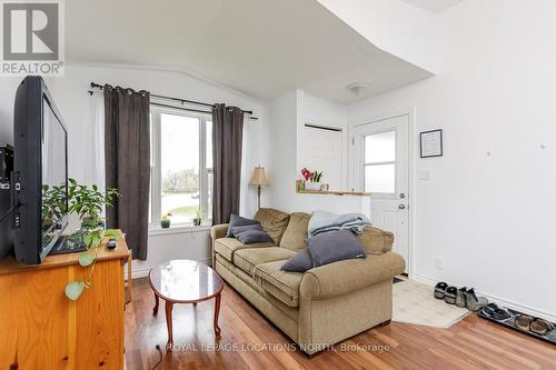 51 Raglan Street, Collingwood, ON - Indoor Photo Showing Living Room