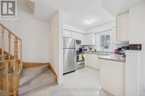 71 Far North Court, Oshawa (Windfields), ON - Indoor Photo Showing Kitchen