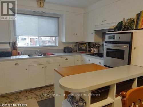 19 - 40 Judge Avenue, North Bay (Ferris), ON - Indoor Photo Showing Kitchen With Double Sink