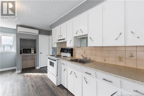 41 De L'Église Avenue, Saint-Antoine, NB - Indoor Photo Showing Kitchen