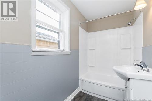 41 De L'Église Avenue, Saint-Antoine, NB - Indoor Photo Showing Bathroom