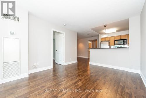 1001 - 2121 Lakeshore Boulevard, Toronto, ON - Indoor Photo Showing Kitchen