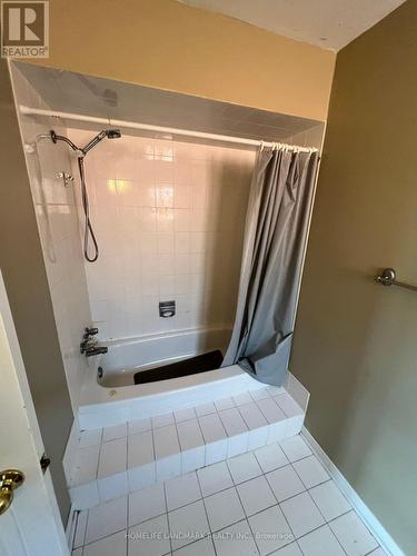 1059 Springwater Crescent, Mississauga, ON - Indoor Photo Showing Bathroom