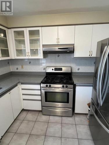 1059 Springwater Crescent, Mississauga, ON - Indoor Photo Showing Kitchen