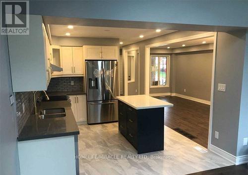 49 Tobosa Trail, Brampton, ON - Indoor Photo Showing Kitchen