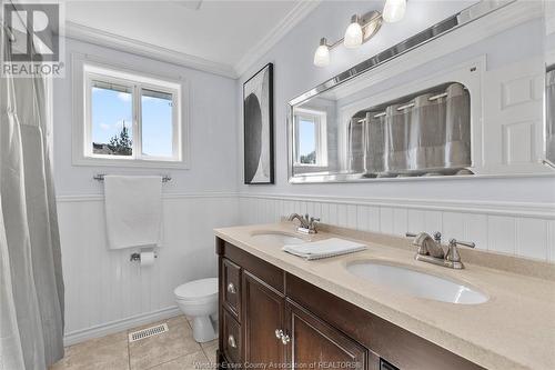 4237 Pearleaf Court, Windsor, ON - Indoor Photo Showing Bathroom