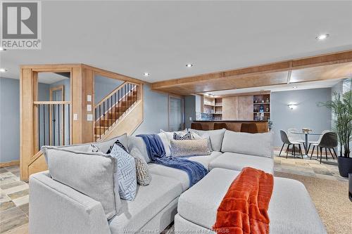 4237 Pearleaf Court, Windsor, ON - Indoor Photo Showing Living Room