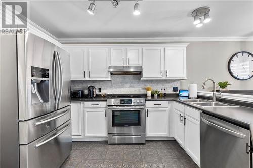 4237 Pearleaf Court, Windsor, ON - Indoor Photo Showing Kitchen With Double Sink