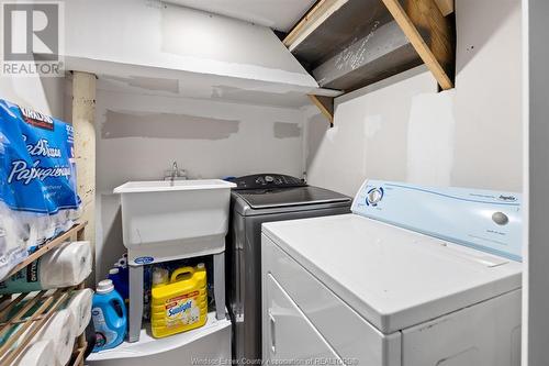 956 Homedale, Windsor, ON - Indoor Photo Showing Laundry Room