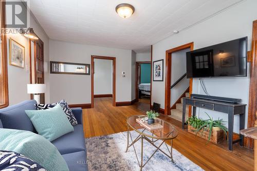 69 East Park Drive, Woodstock, ON - Indoor Photo Showing Living Room