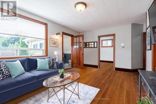 69 East Park Drive, Woodstock, ON - Indoor Photo Showing Living Room