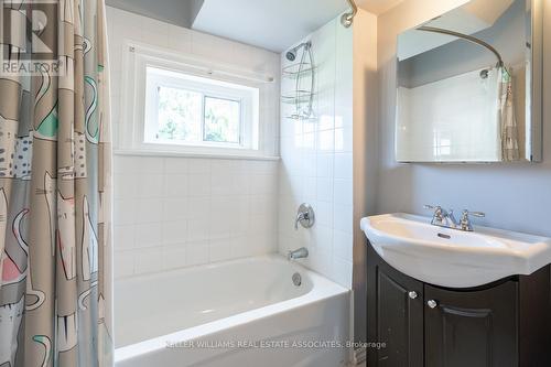 69 East Park Drive, Woodstock, ON - Indoor Photo Showing Bathroom