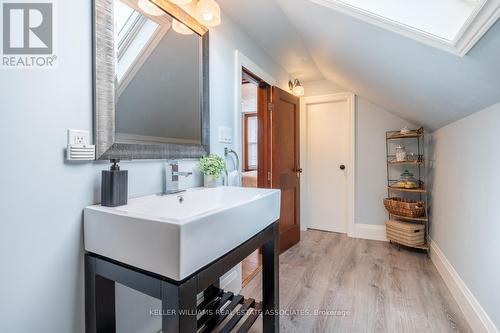 69 East Park Drive, Woodstock, ON - Indoor Photo Showing Bathroom