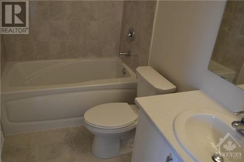 397 Codd'S Road Unit#604, Ottawa, ON - Indoor Photo Showing Bathroom