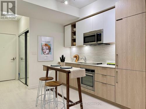 604 - 50 Ordnance Street, Toronto, ON - Indoor Photo Showing Kitchen