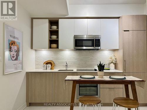 604 - 50 Ordnance Street, Toronto, ON - Indoor Photo Showing Kitchen