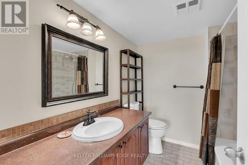 409 - 1270 Maple Crossing Boulevard, Burlington, ON - Indoor Photo Showing Bathroom