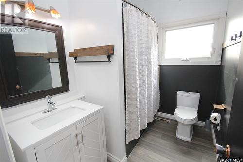 303 River Heights Drive, Langenburg, SK - Indoor Photo Showing Bathroom