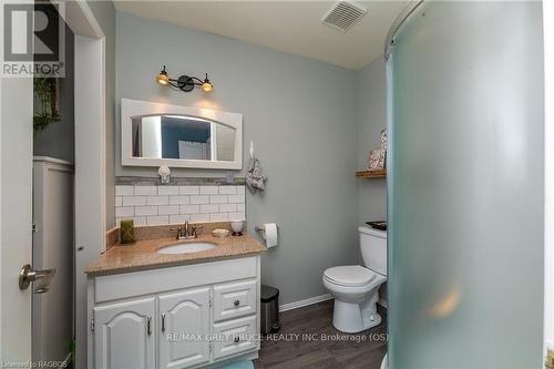 120 Havelock Street, Georgian Bluffs, ON - Indoor Photo Showing Bathroom