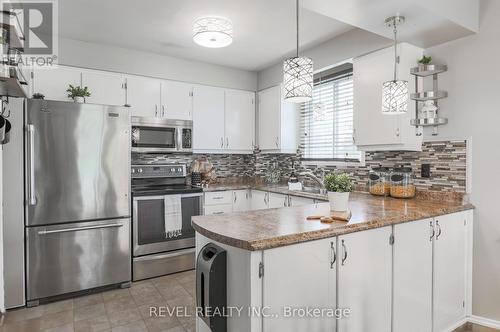 177 Angeline Street N, Kawartha Lakes (Lindsay), ON - Indoor Photo Showing Kitchen