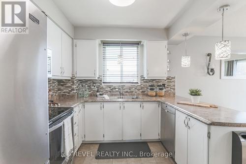 177 Angeline Street N, Kawartha Lakes (Lindsay), ON - Indoor Photo Showing Kitchen With Upgraded Kitchen