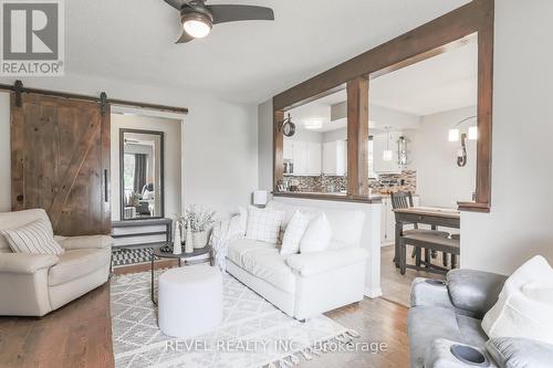 177 Angeline Street N, Kawartha Lakes (Lindsay), ON - Indoor Photo Showing Living Room