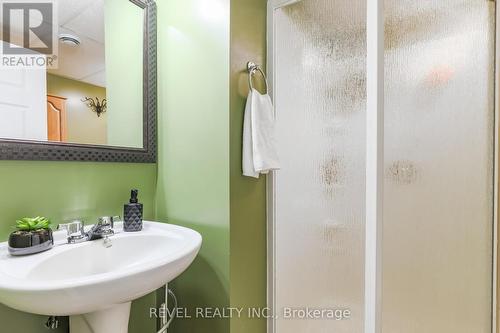 177 Angeline Street N, Kawartha Lakes (Lindsay), ON - Indoor Photo Showing Bathroom