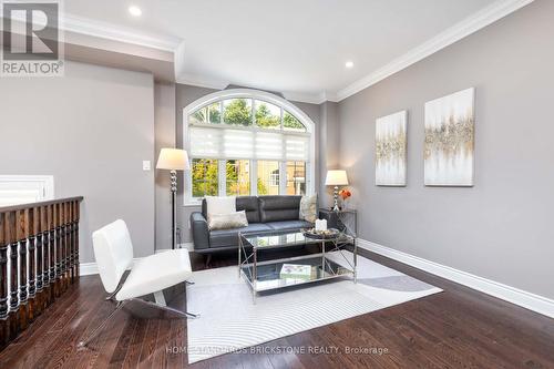 29 - 8777 Dufferin Street, Vaughan, ON - Indoor Photo Showing Living Room