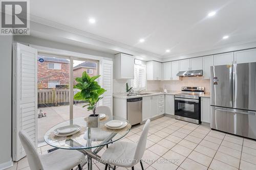 144 Tiller Trail, Brampton, ON - Indoor Photo Showing Kitchen