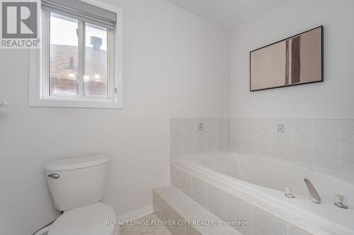 144 Tiller Trail, Brampton, ON - Indoor Photo Showing Bathroom