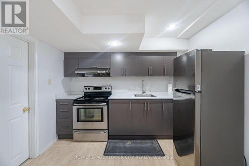 144 Tiller Trail, Brampton, ON - Indoor Photo Showing Kitchen