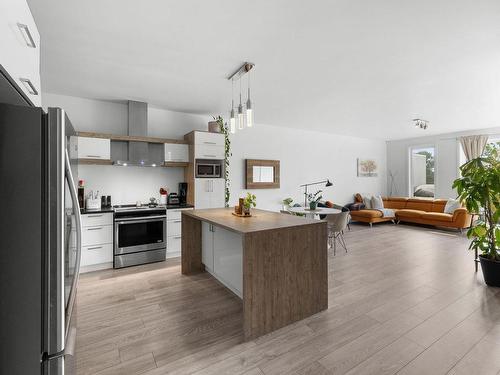 Kitchen - 602-1365 Ch. Royal, Saint-Pierre-De-L'Île-D'Orléans, QC - Indoor Photo Showing Kitchen With Upgraded Kitchen