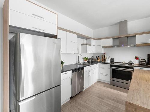 Kitchen - 602-1365 Ch. Royal, Saint-Pierre-De-L'Île-D'Orléans, QC - Indoor Photo Showing Kitchen With Upgraded Kitchen