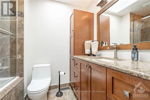 12390 Ormond Road, North Dundas, ON - Indoor Photo Showing Bathroom