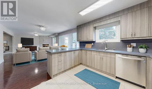 125 Hollingham Road, Markham, ON - Indoor Photo Showing Kitchen