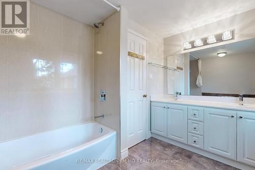 125 Hollingham Road, Markham, ON - Indoor Photo Showing Bathroom