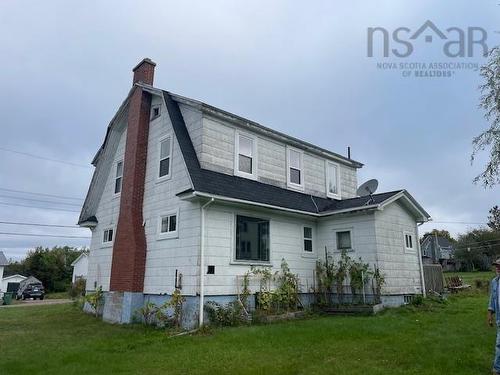 4 Smith Avenue, Springhill, NS 