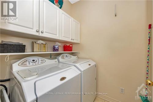 865 Markwick Crescent, Ottawa, ON - Indoor Photo Showing Laundry Room