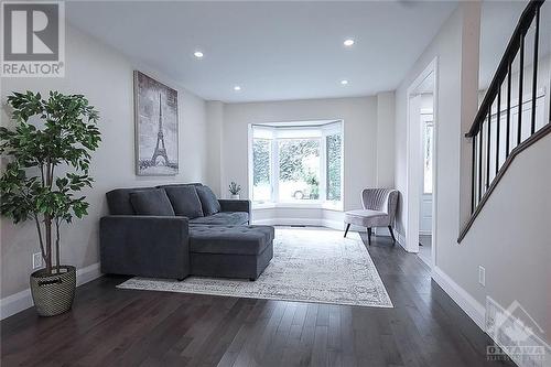 1609 Bottriell Way, Ottawa, ON - Indoor Photo Showing Living Room